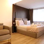 Hotel Noon Tirana