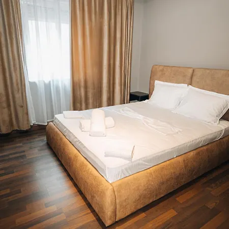 Hotel Noon Tirana